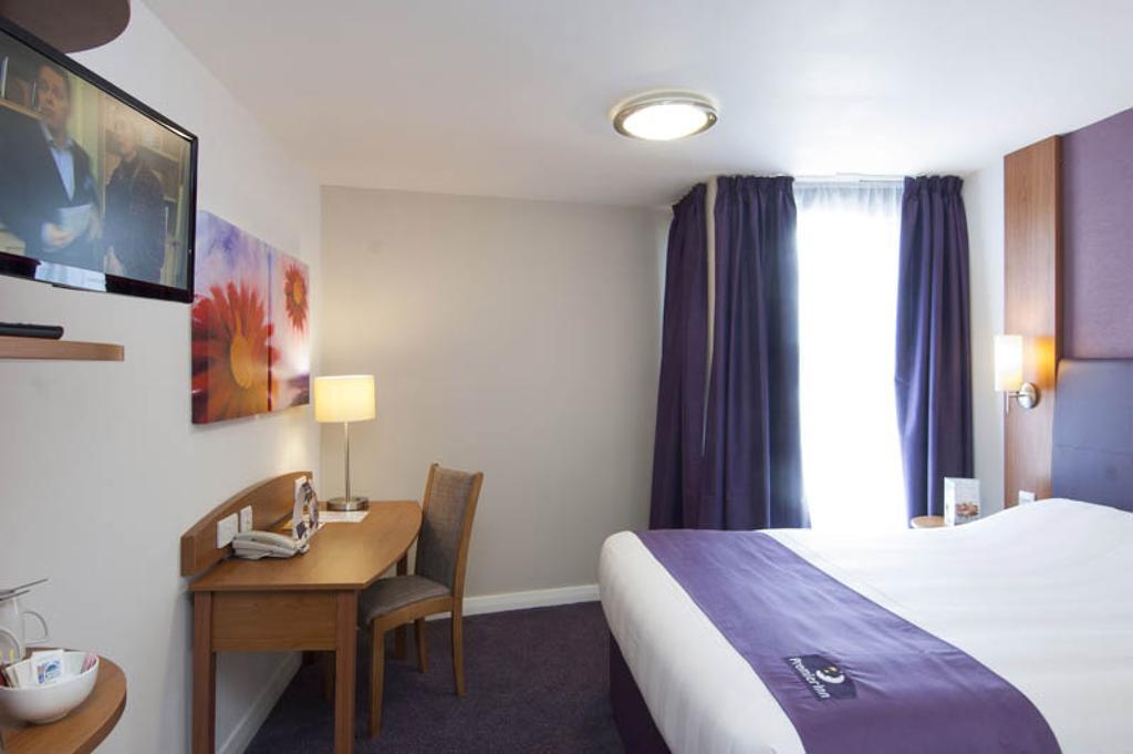 Premier Inn Birmingham City - Aston Номер фото