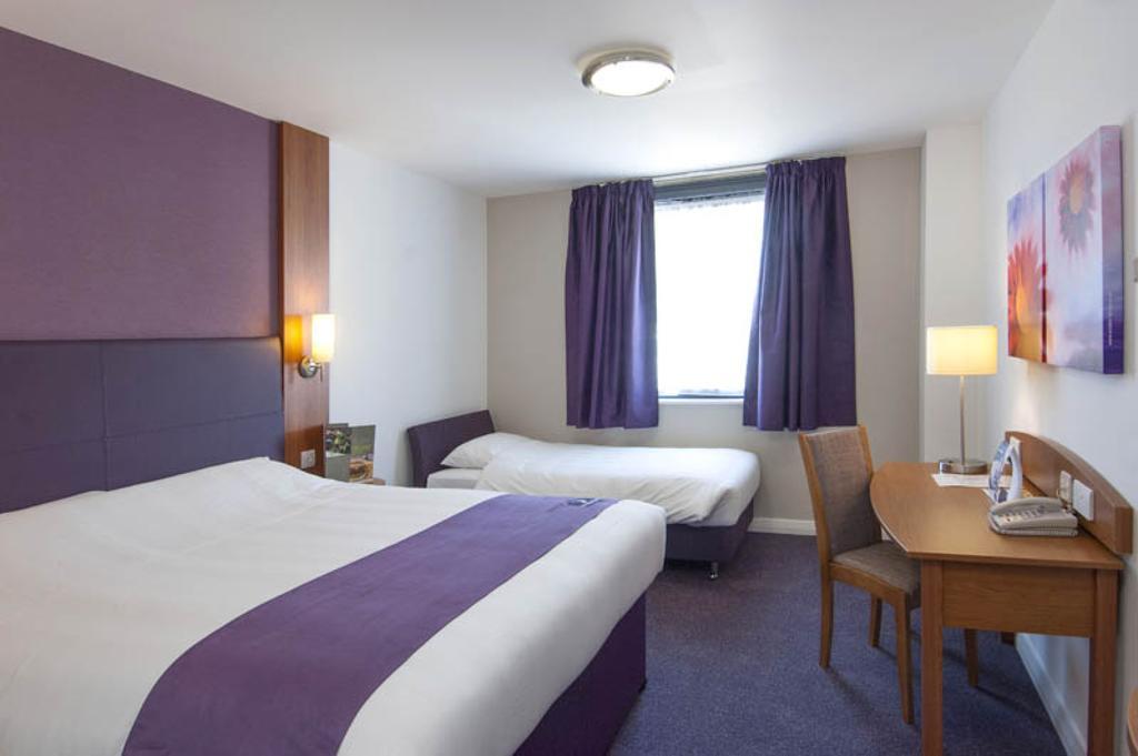 Premier Inn Birmingham City - Aston Номер фото