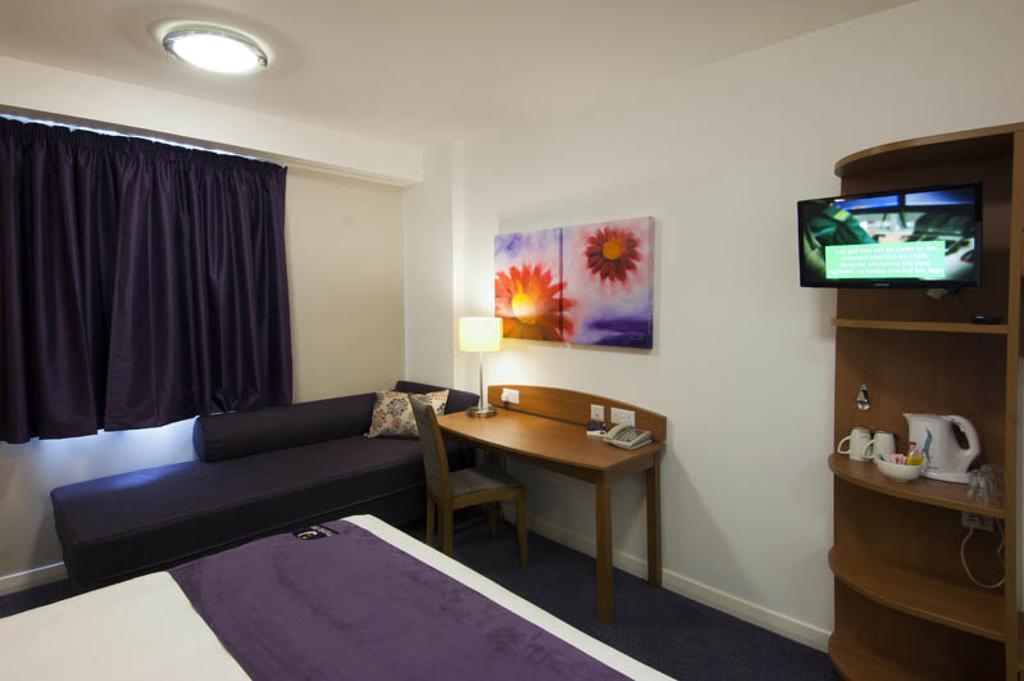 Premier Inn Birmingham City - Aston Номер фото
