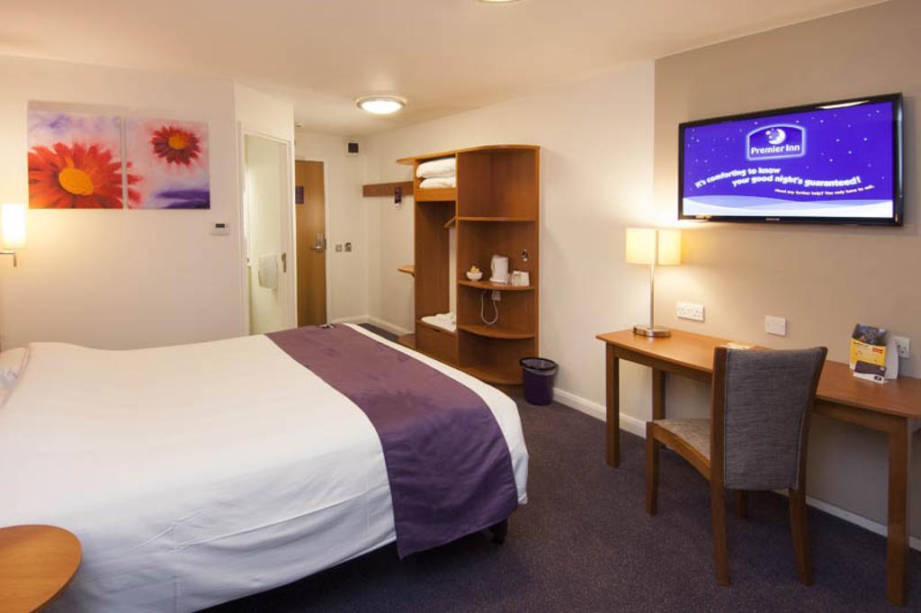 Premier Inn Birmingham City - Aston Экстерьер фото
