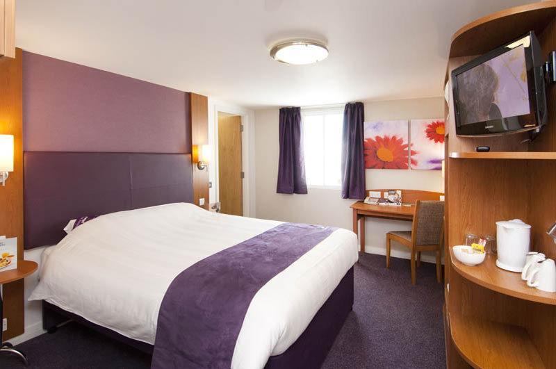 Premier Inn Birmingham City - Aston Экстерьер фото